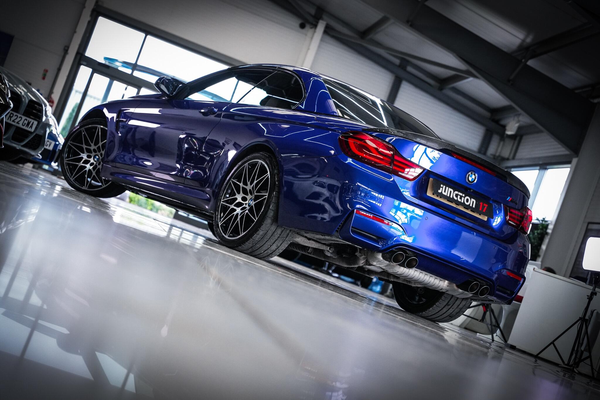 BMW M4 view 6