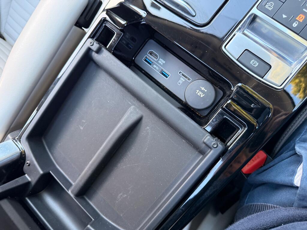 Land Rover Discovery view 49