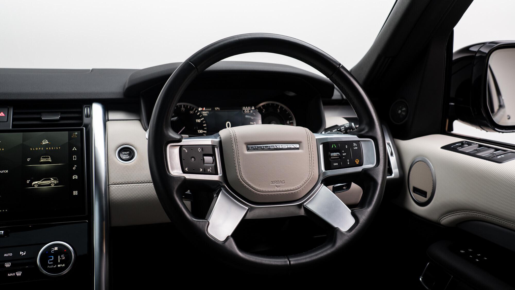 Land Rover Discovery 3 view 22
