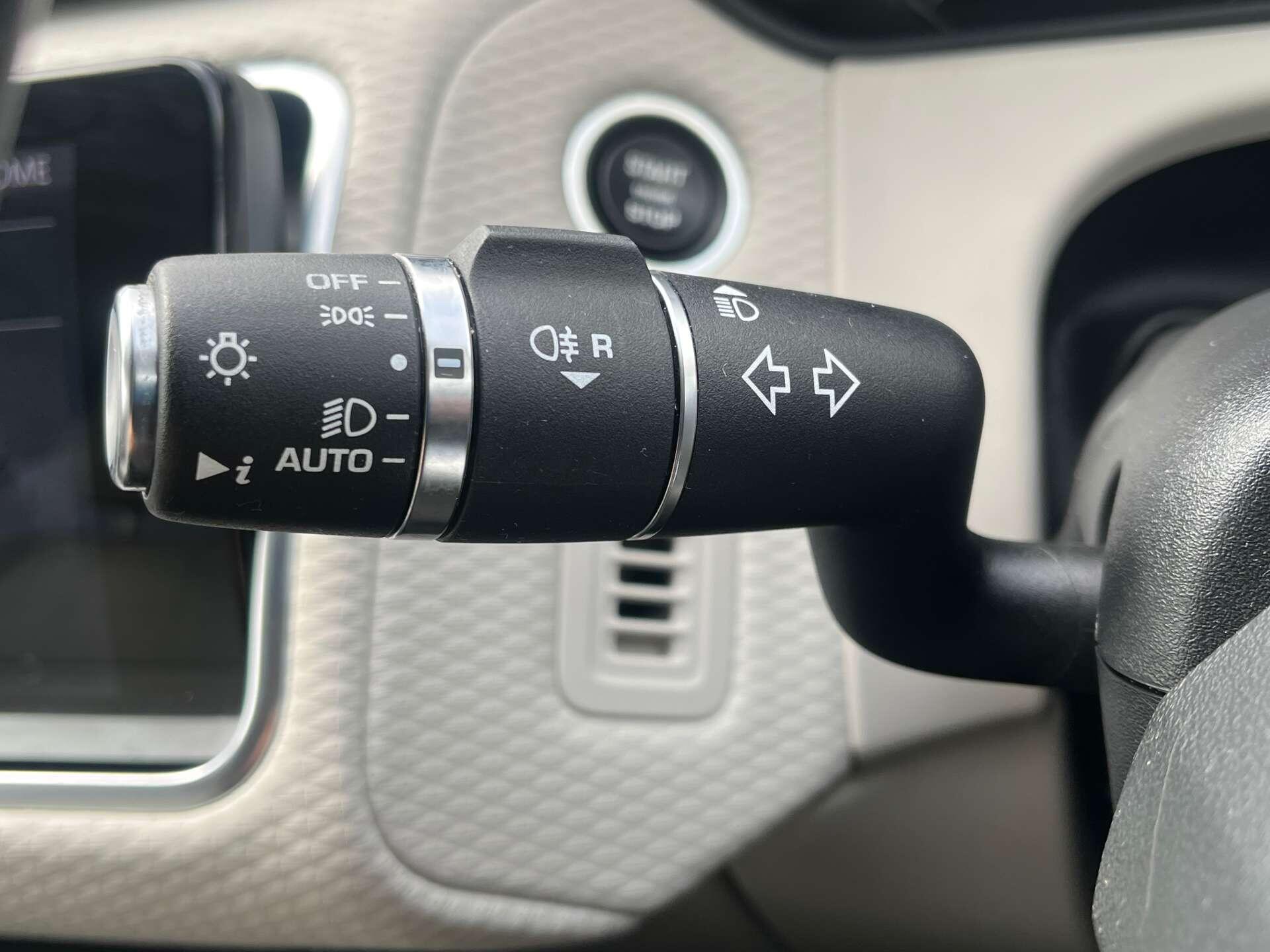 Land Rover Range Rover Velar view 23