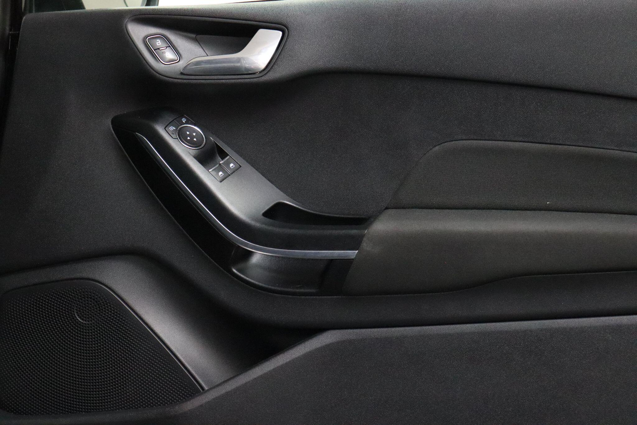 Ford Fiesta view 36
