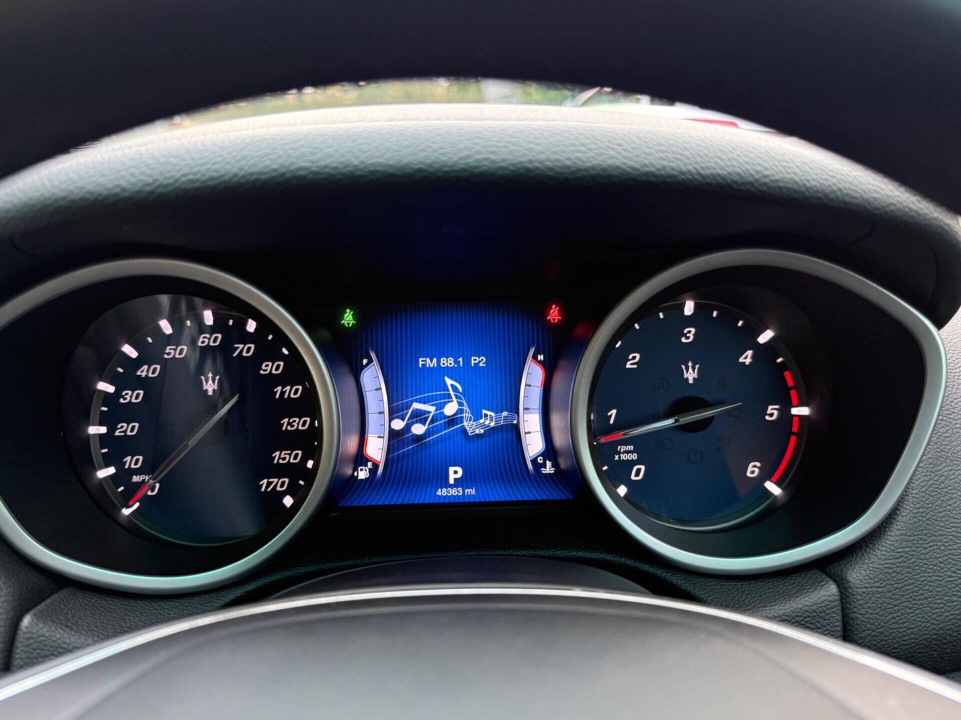 Maserati Ghibli view 25