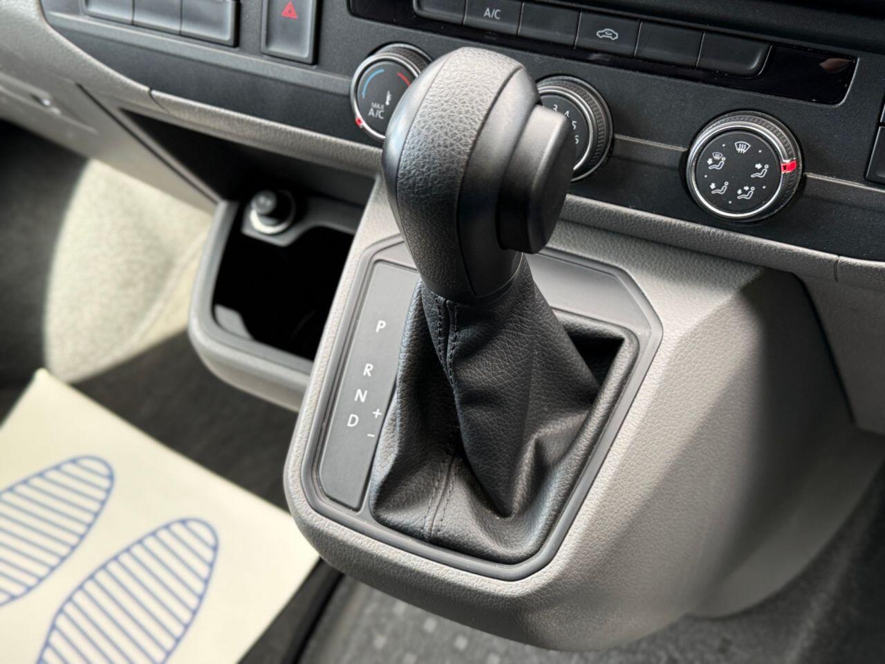 Volkswagen Transporter view 34