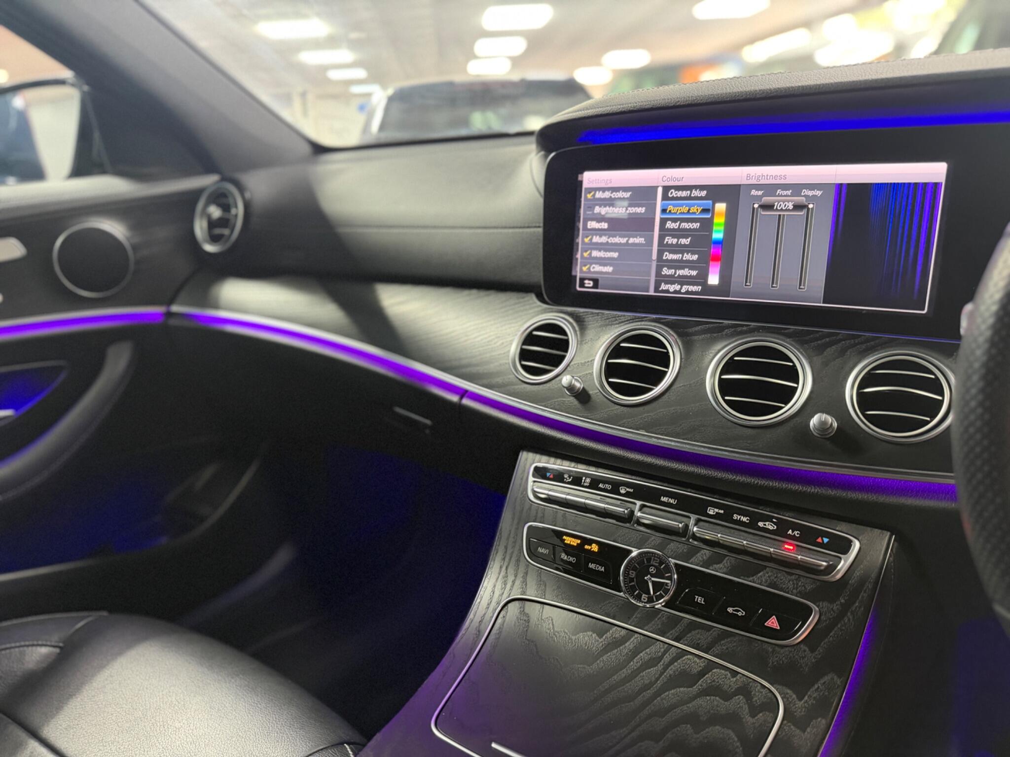 Mercedes-Benz E Class view 34
