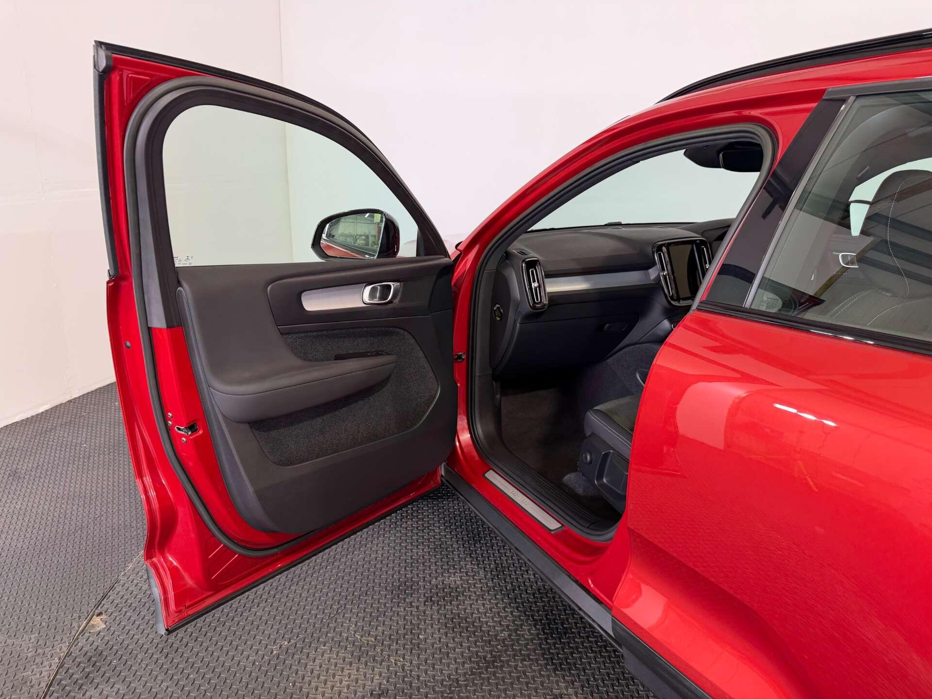Volvo XC40 view 63