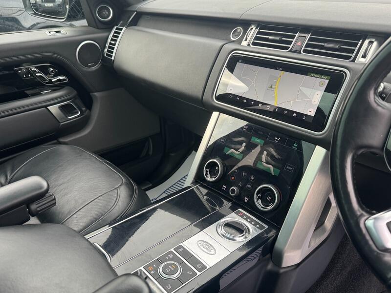2018 Land Rover Range Rover image 40
