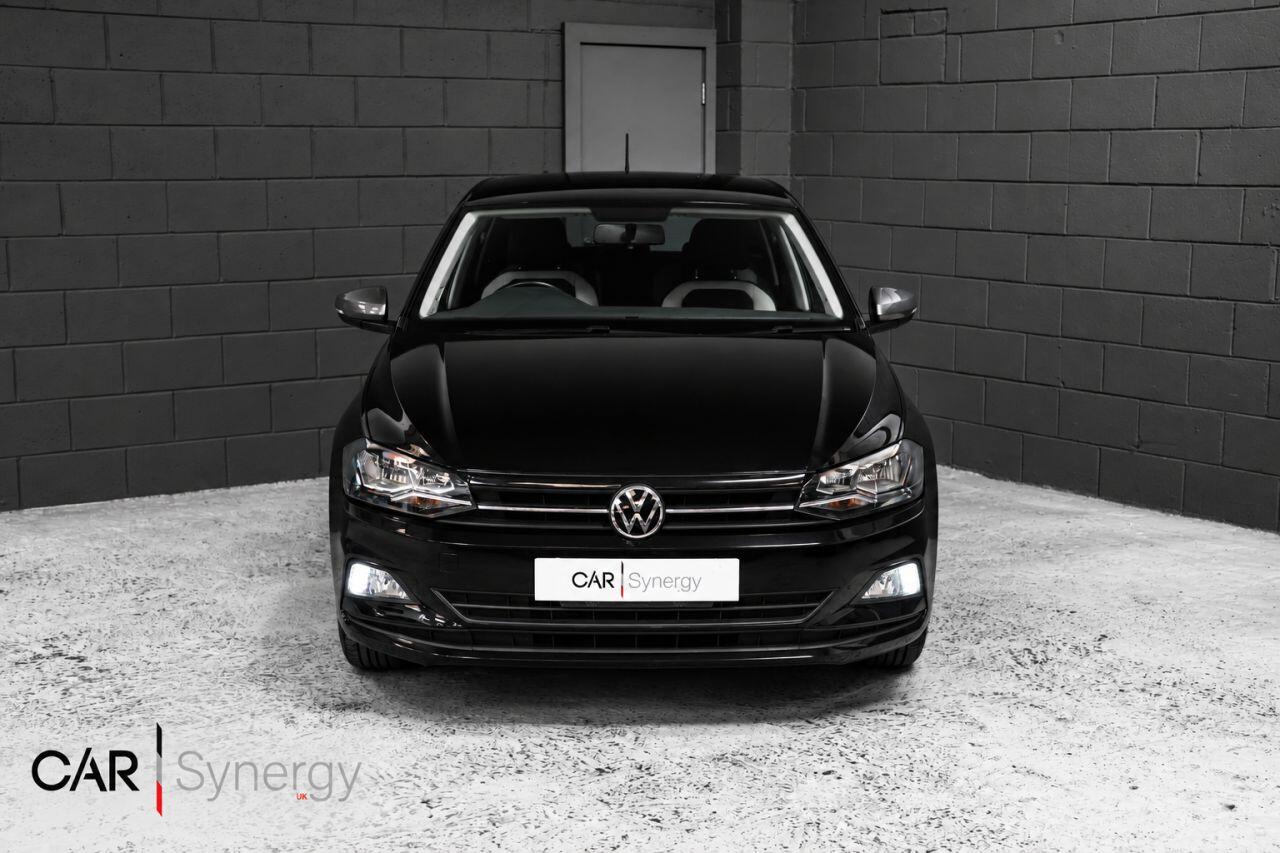 Volkswagen Polo view 5