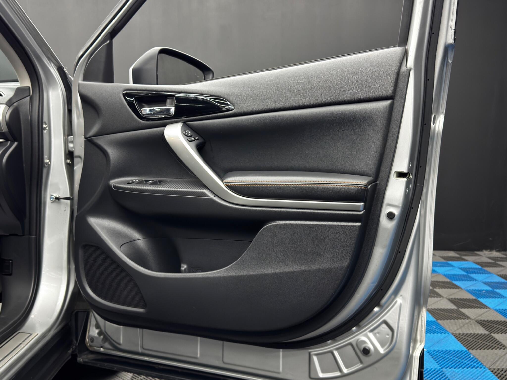 Mitsubishi Eclipse Cross view 35