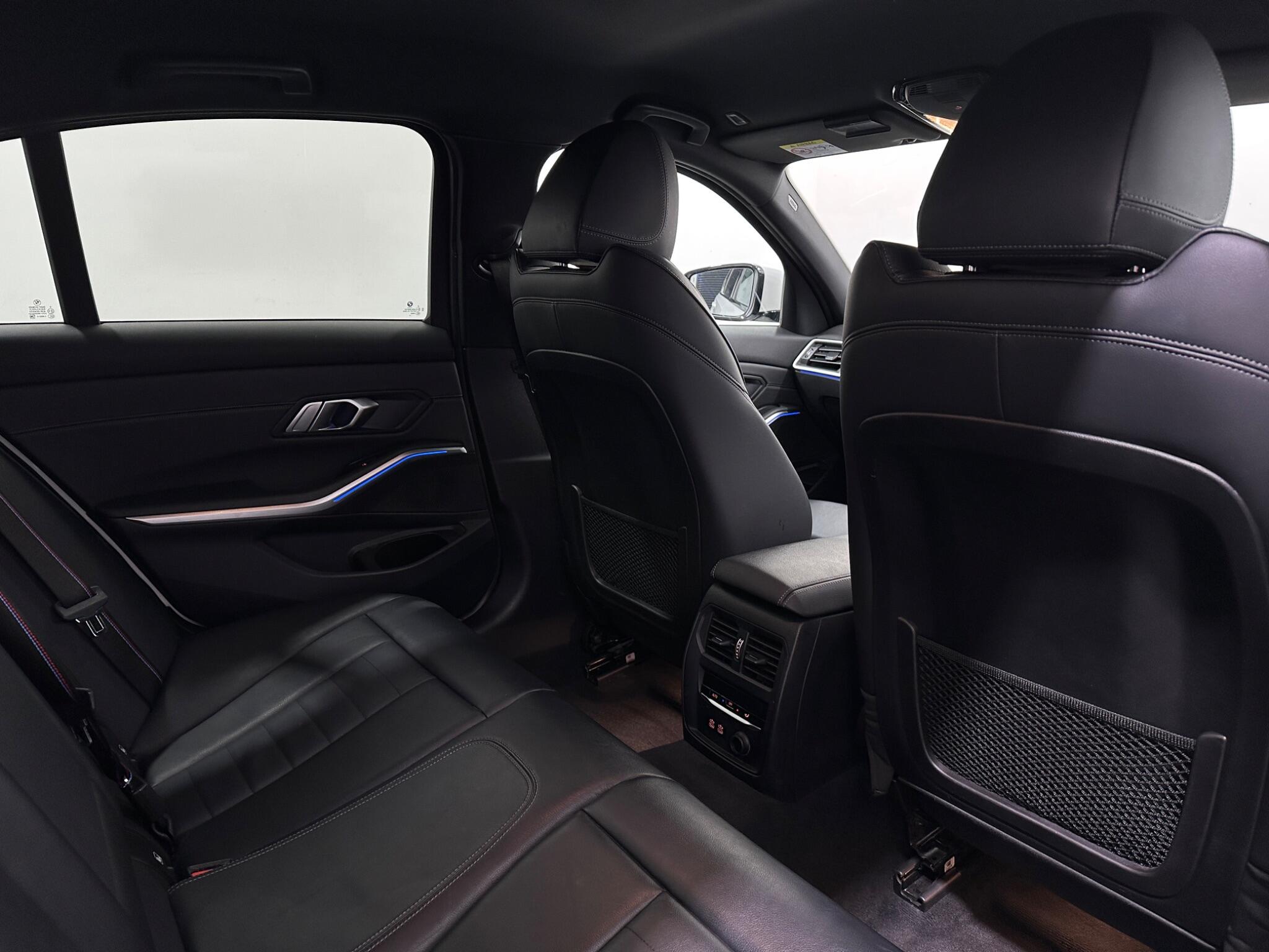 BMW 3 Series view 40