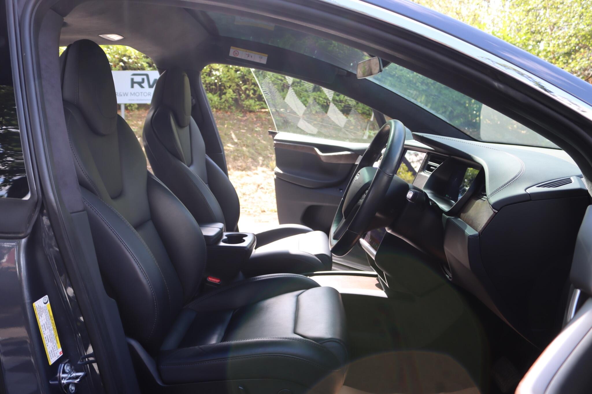 Tesla Model X view 42