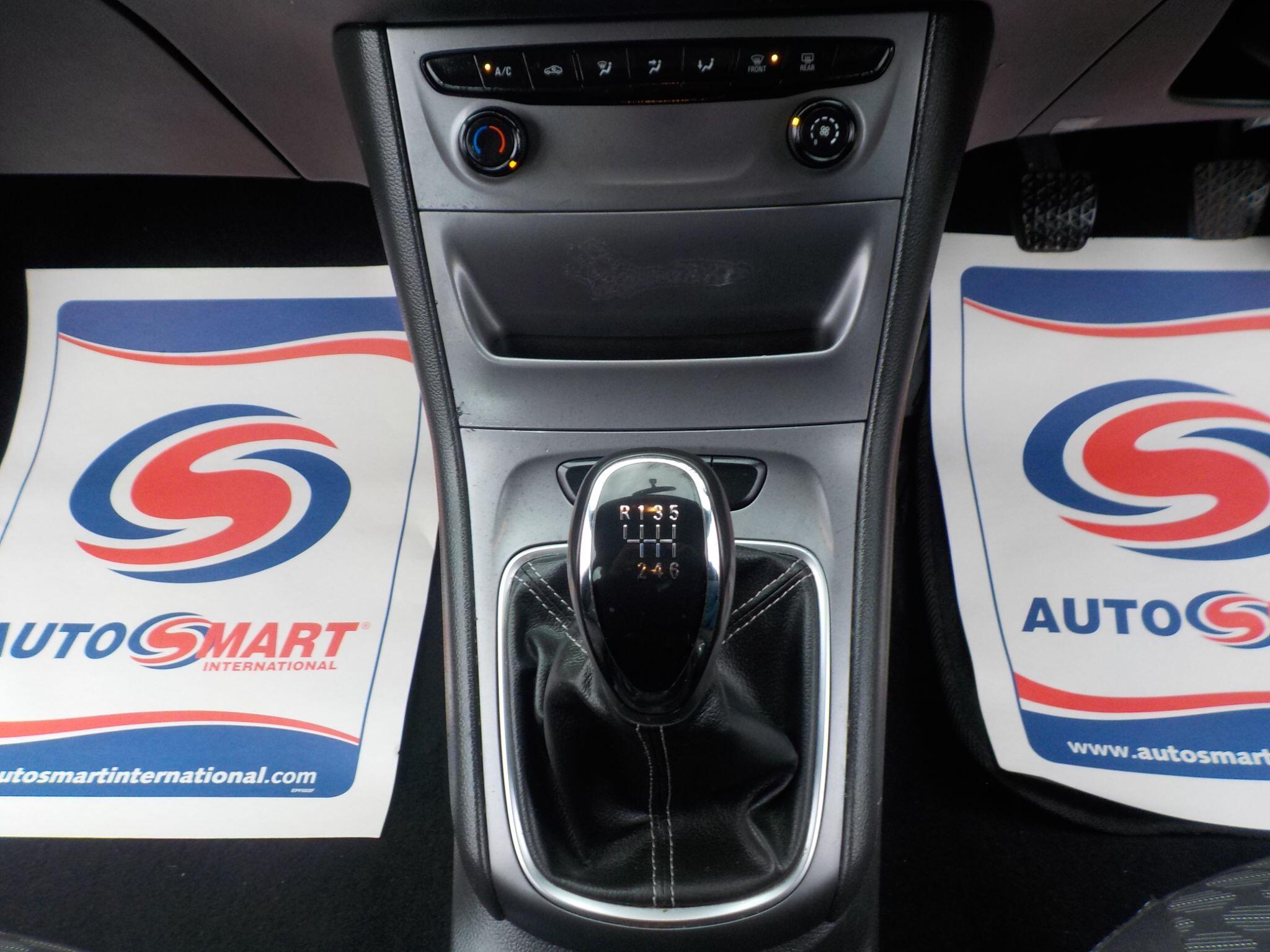 Vauxhall Astra 1.4i Turbo Design Euro 6 5dr