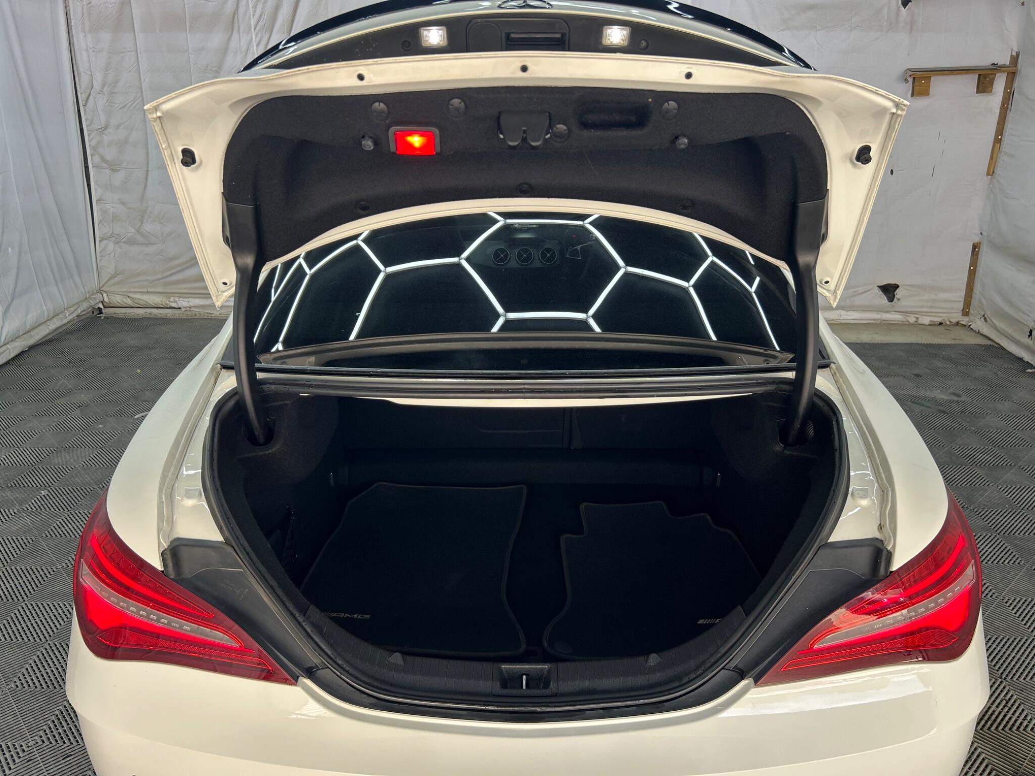 Mercedes-Benz Cla view 39