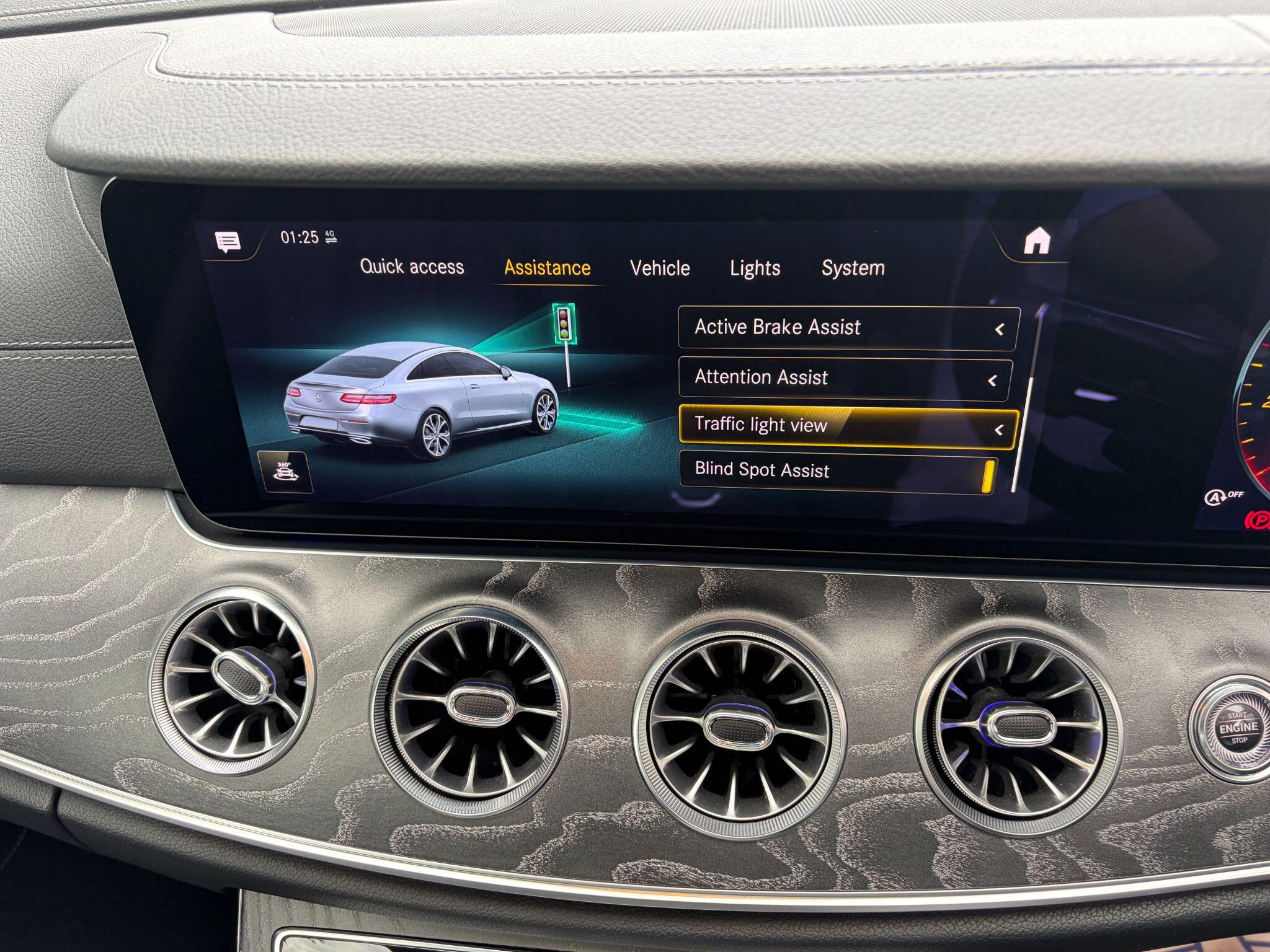 Mercedes-Benz E-Class view 32