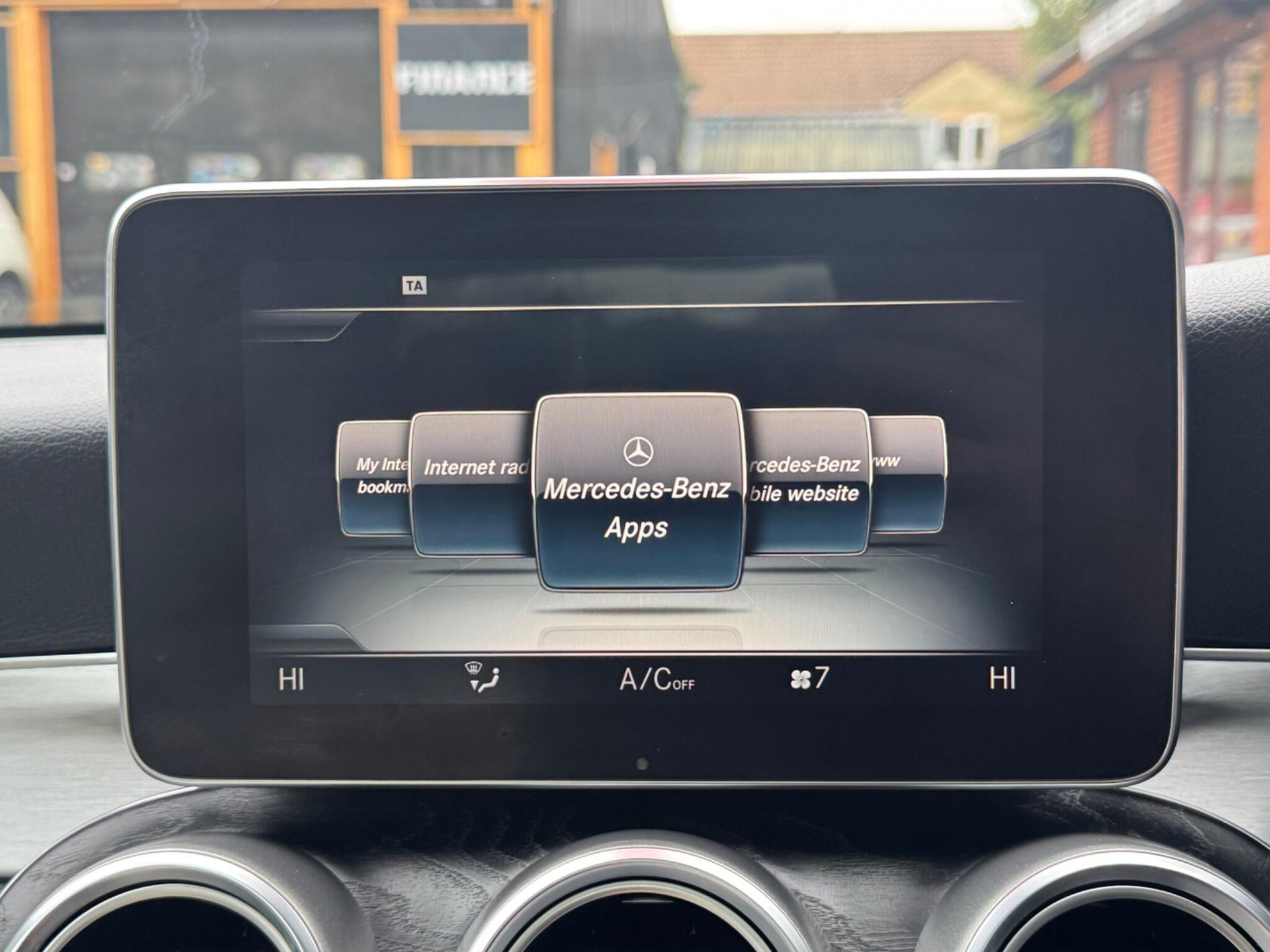 Mercedes-Benz C Class view 35