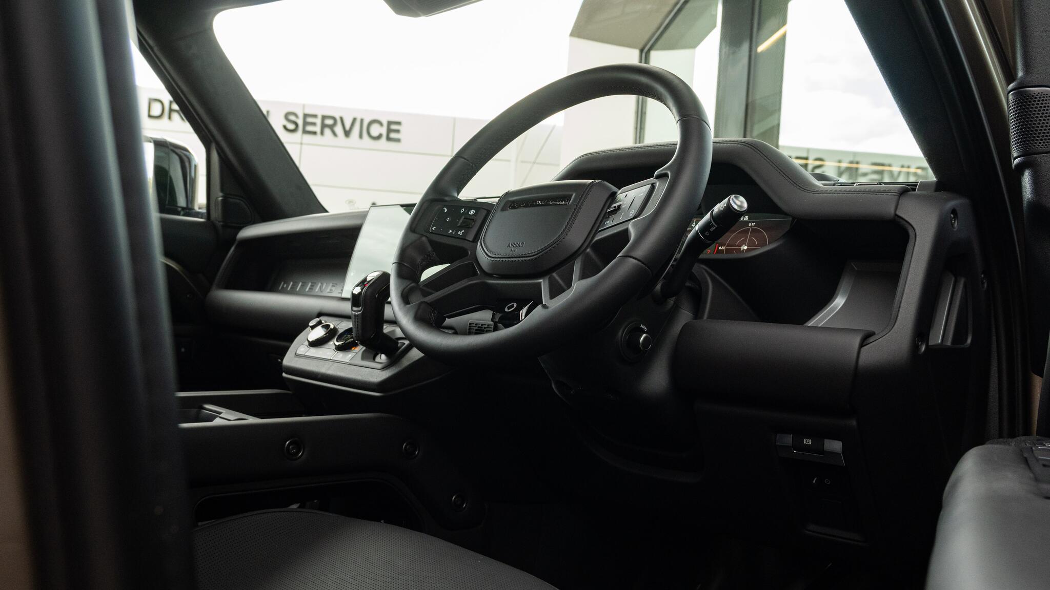 Land Rover Defender view 78