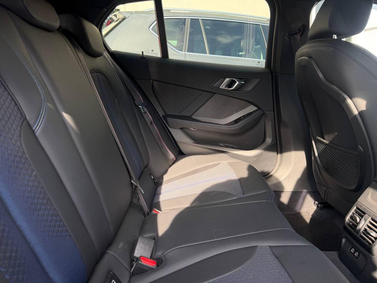BMW 1 Series view 15