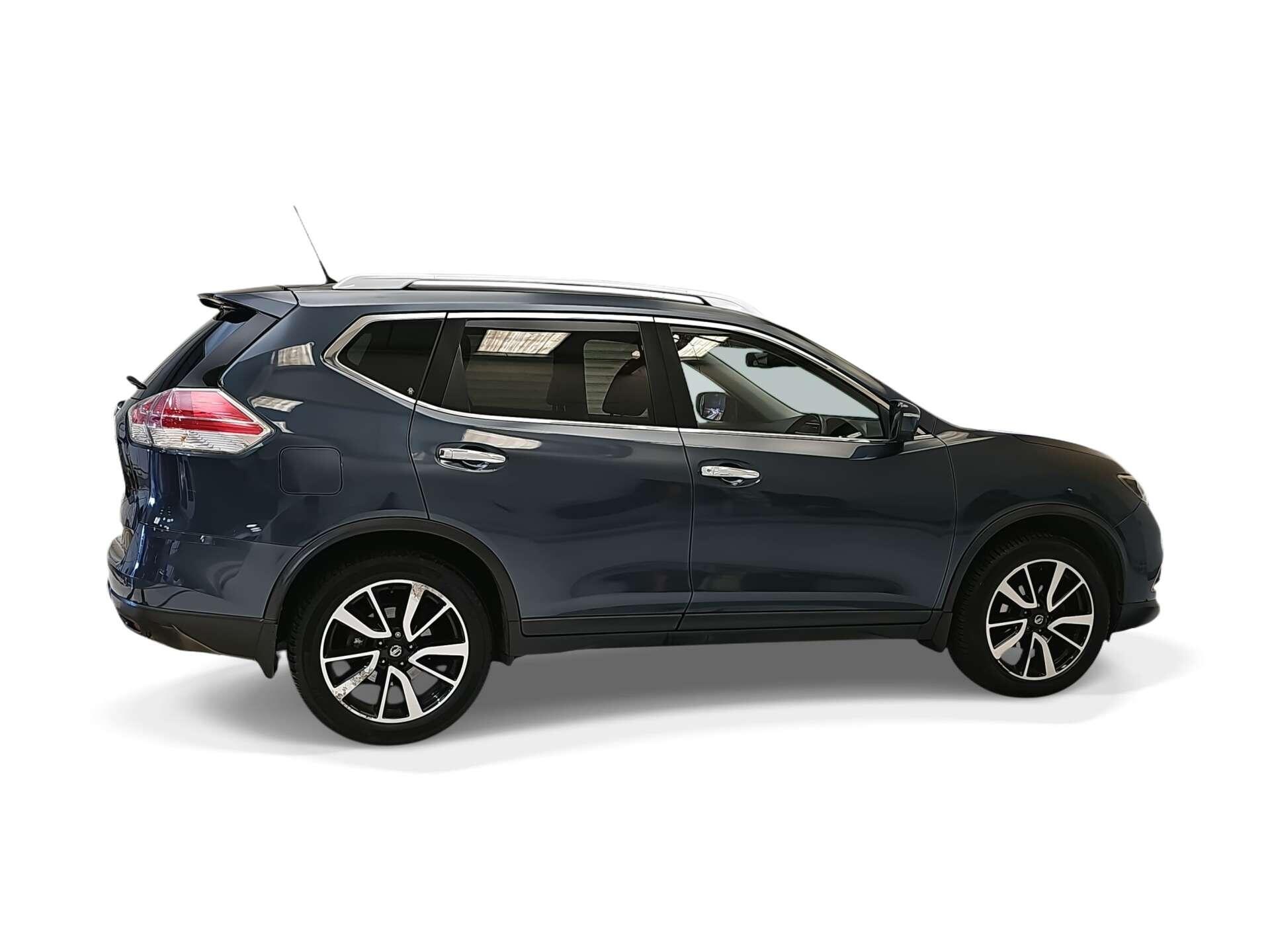 Nissan X-Trail view 2