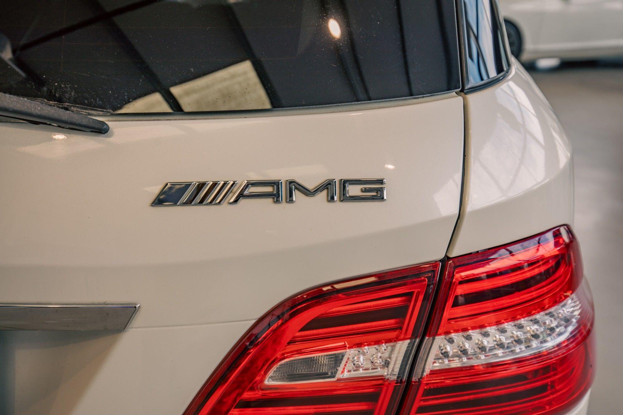 Mercedes-Benz M-Class view 7