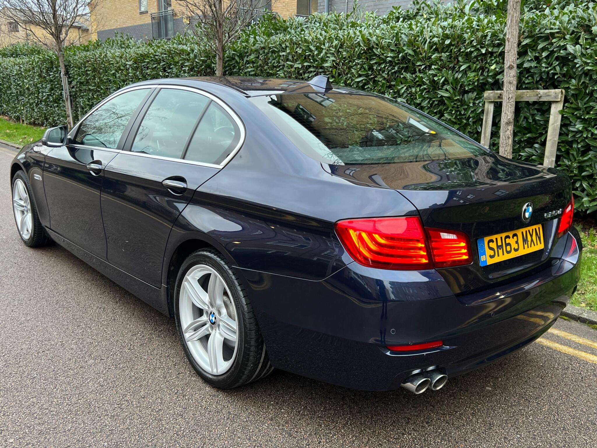 BMW 5 Series view 7