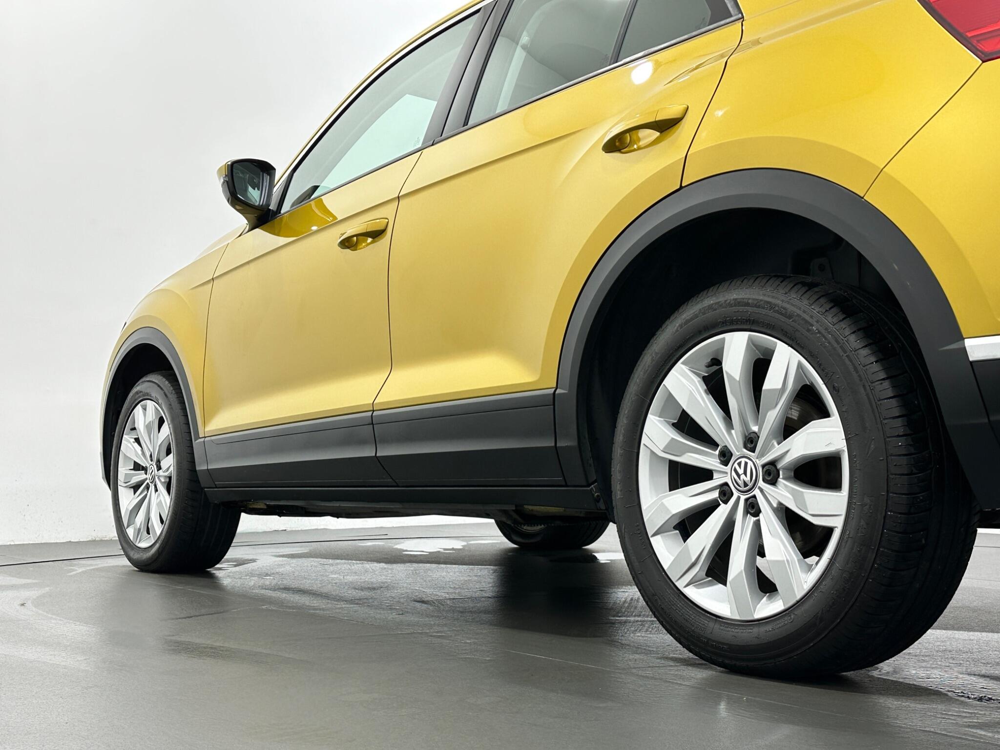 Volkswagen T-Roc view 47