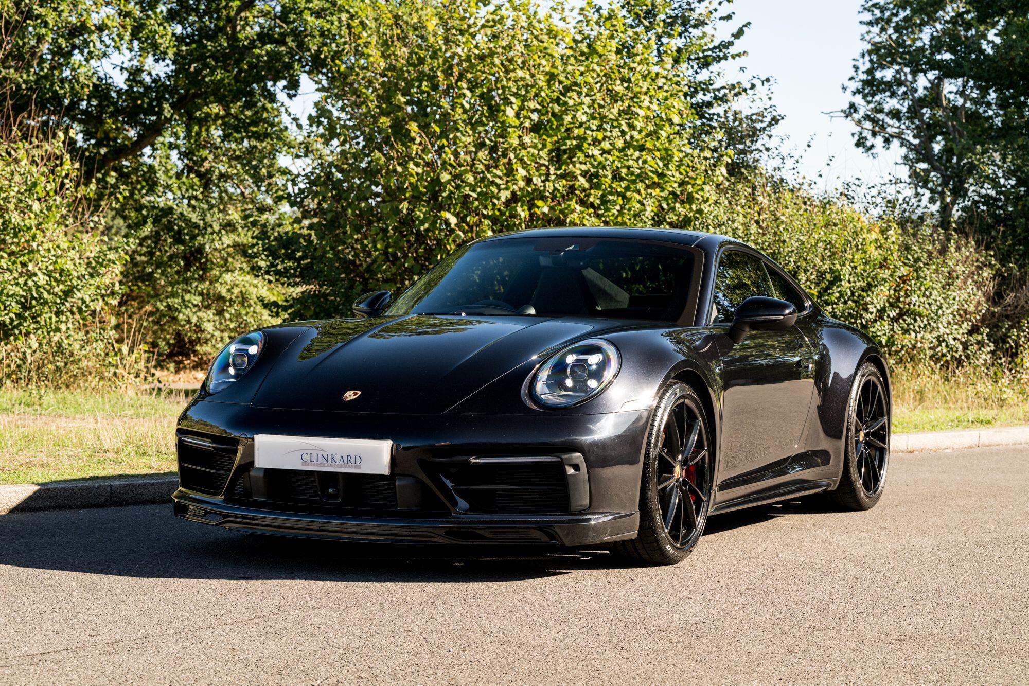 Porsche 911 view 4