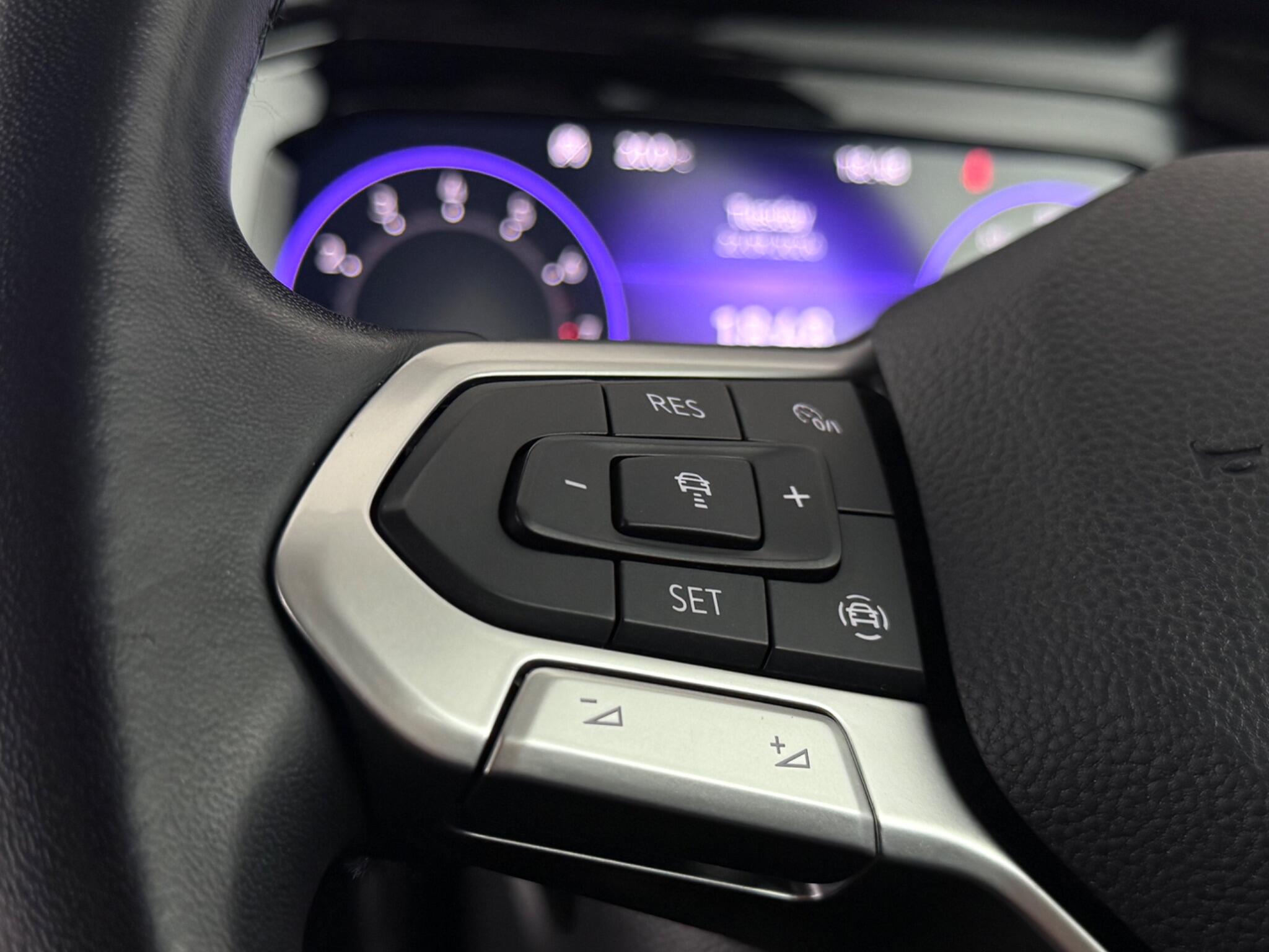 Volkswagen Golf view 13
