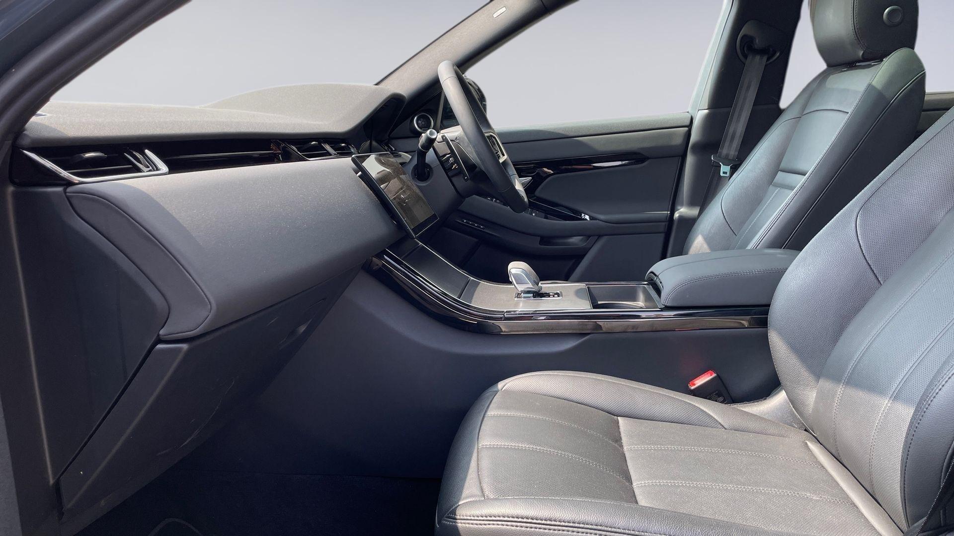 Land Rover Range Rover Evoque view 3