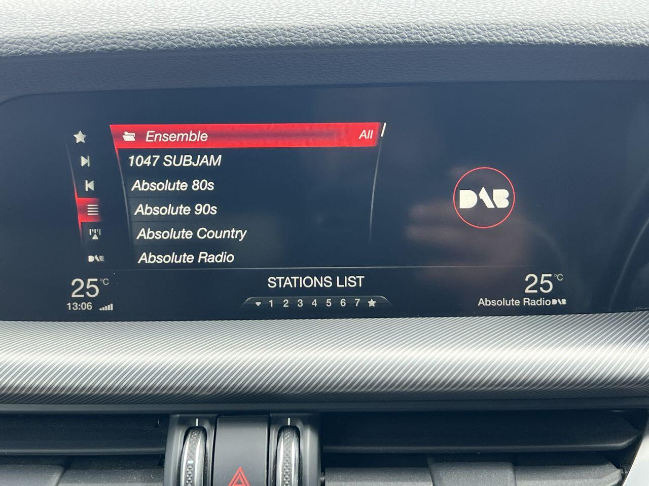 Alfa Romeo Stelvio view 46