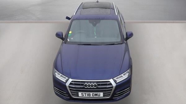 Audi Q5 view 11