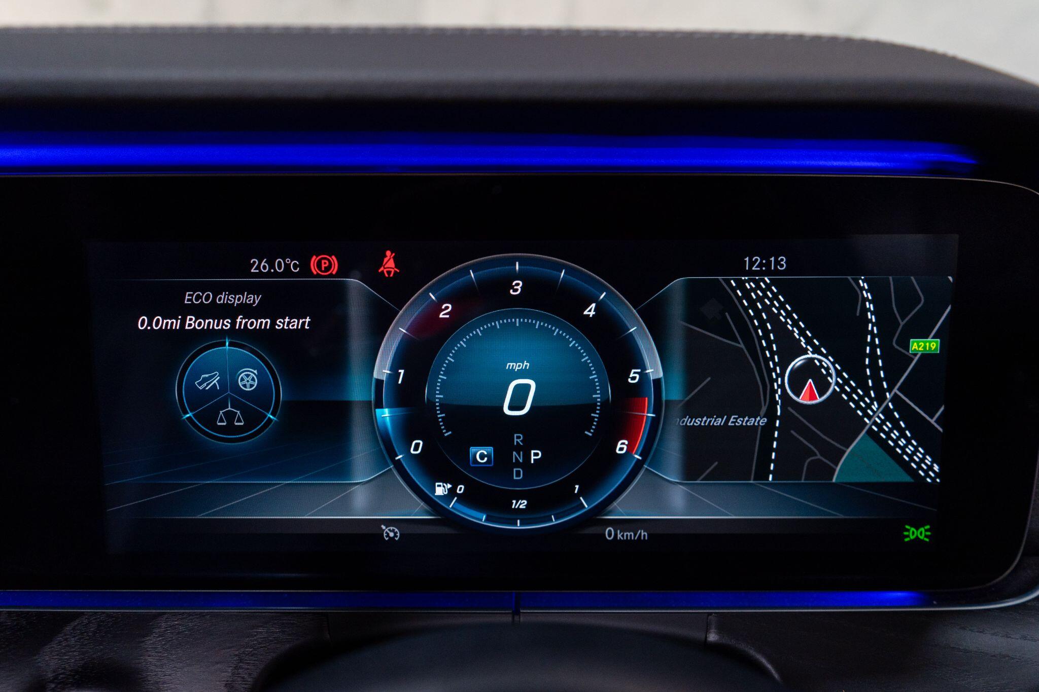 Mercedes-Benz E-Class view 35