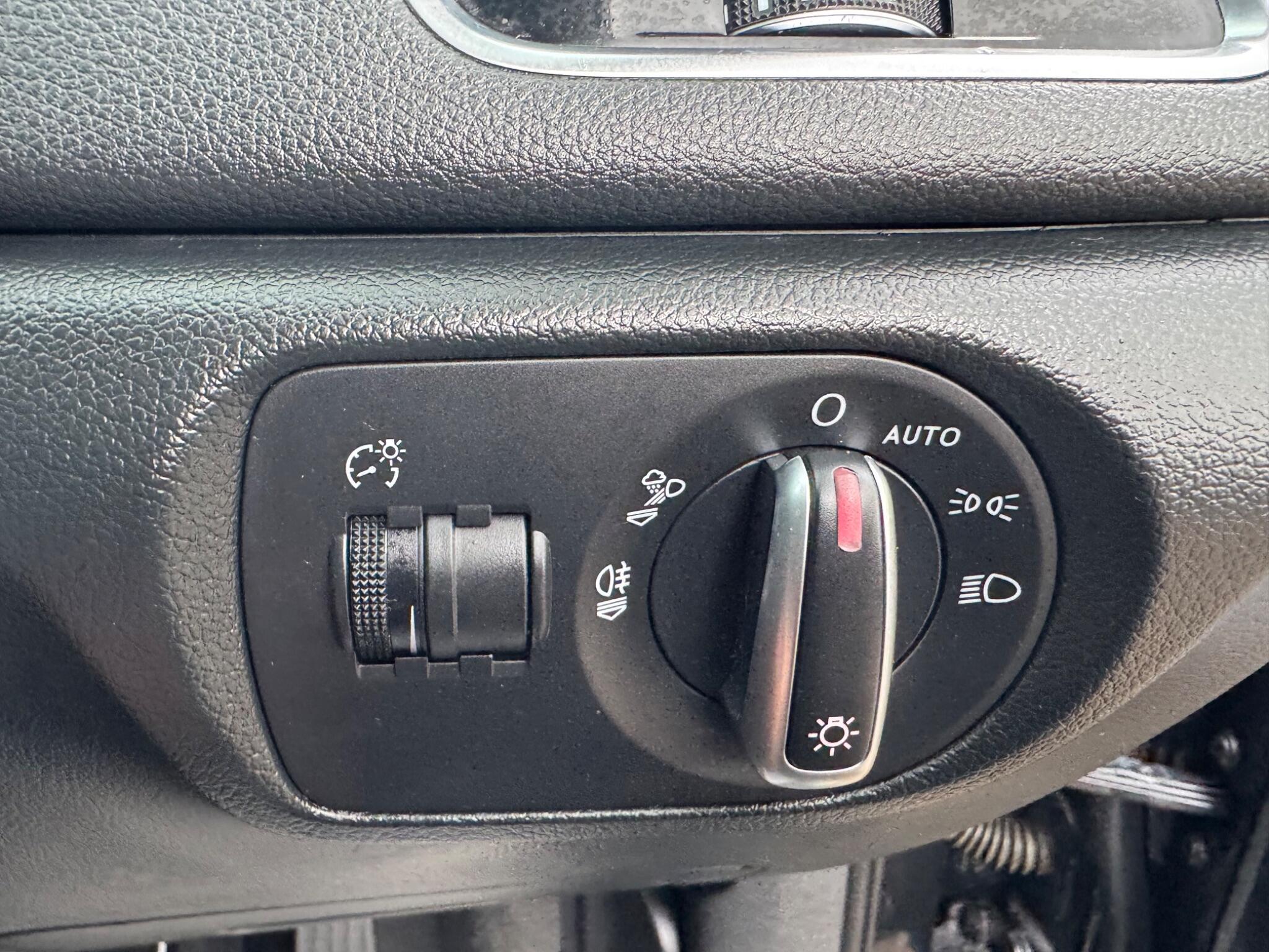 Audi Q3 view 36