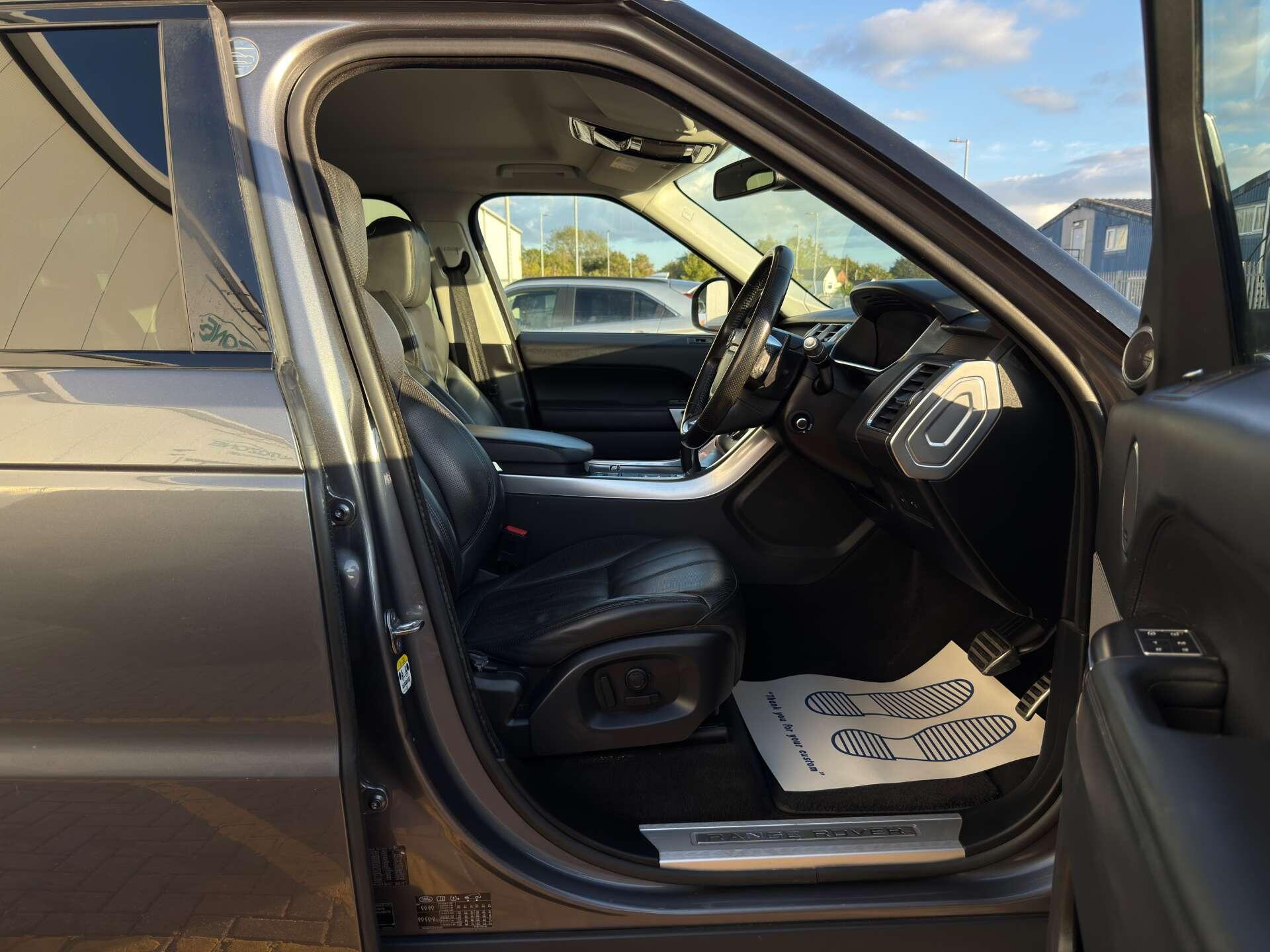 Land Rover Range Rover Sport view 31