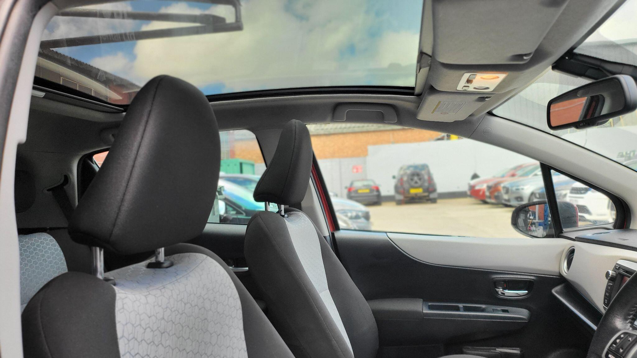 Toyota Yaris view 17