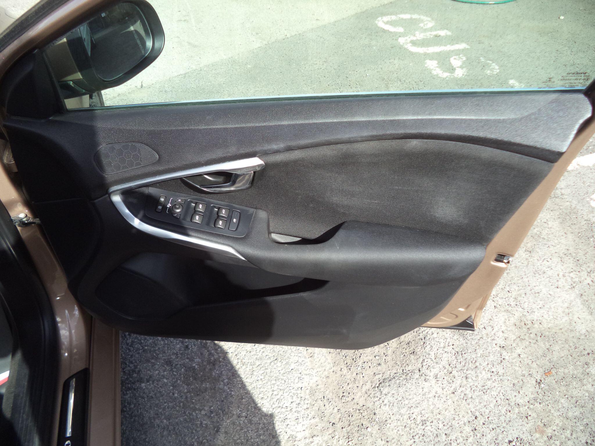 Volvo V40 view 25
