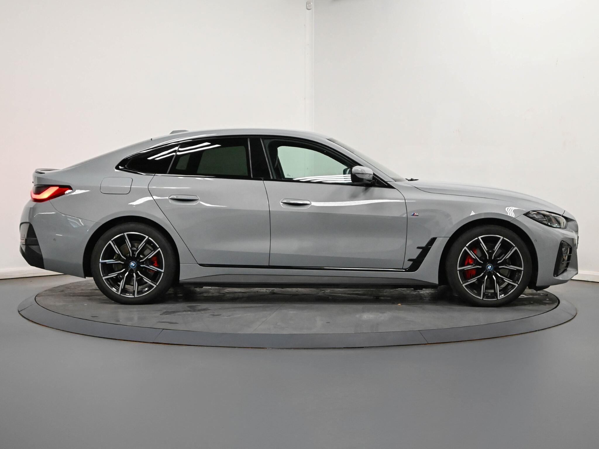 BMW I4 view 24