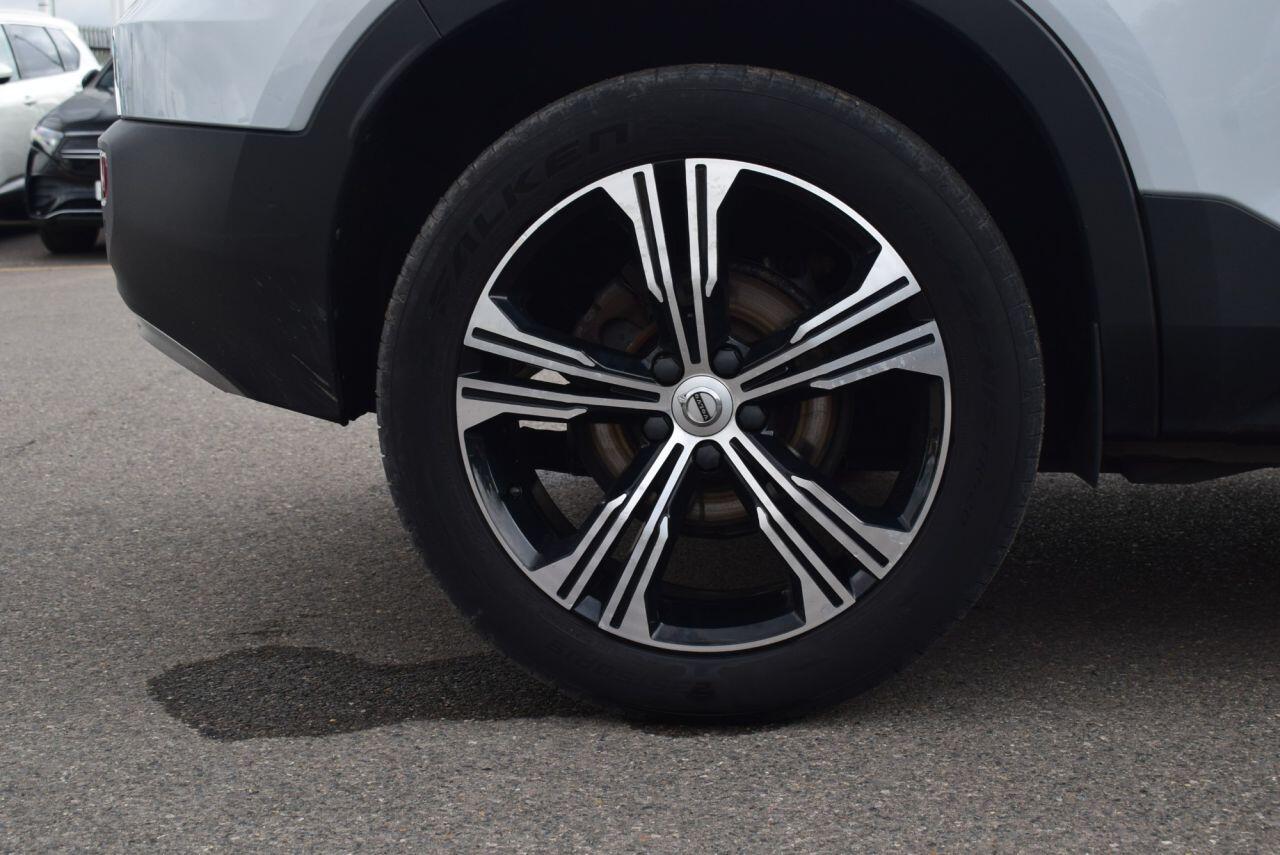 Volvo XC40 view 10