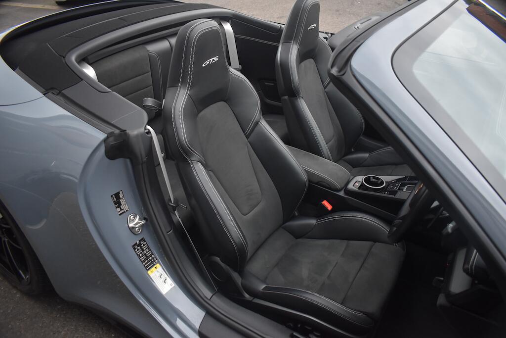 Porsche 911 view 43