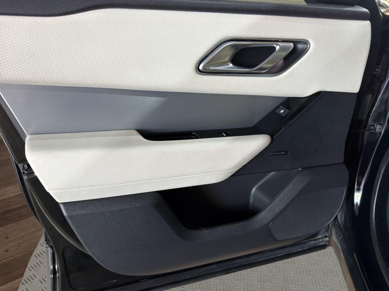Land Rover Range Rover Velar view 12
