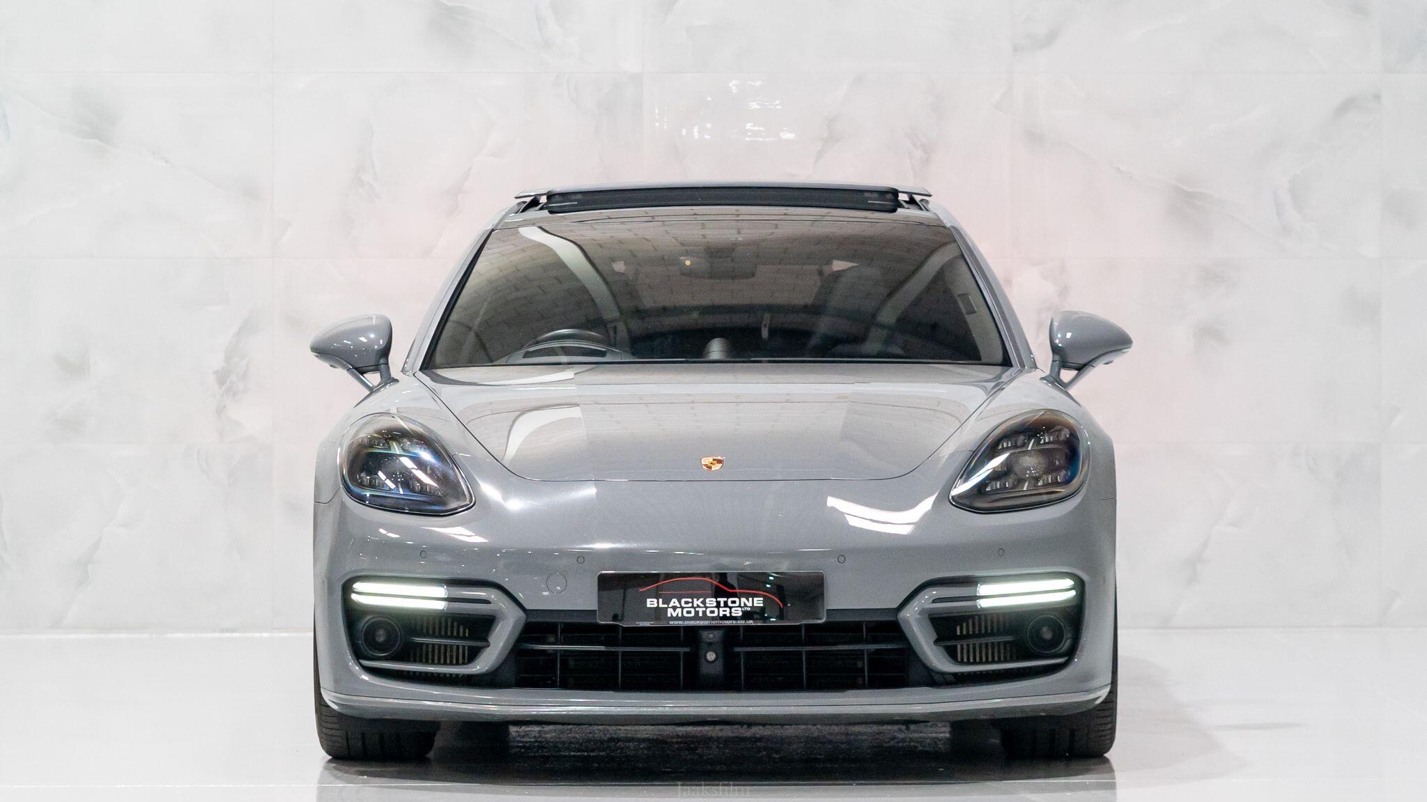 Porsche Panamera view 4