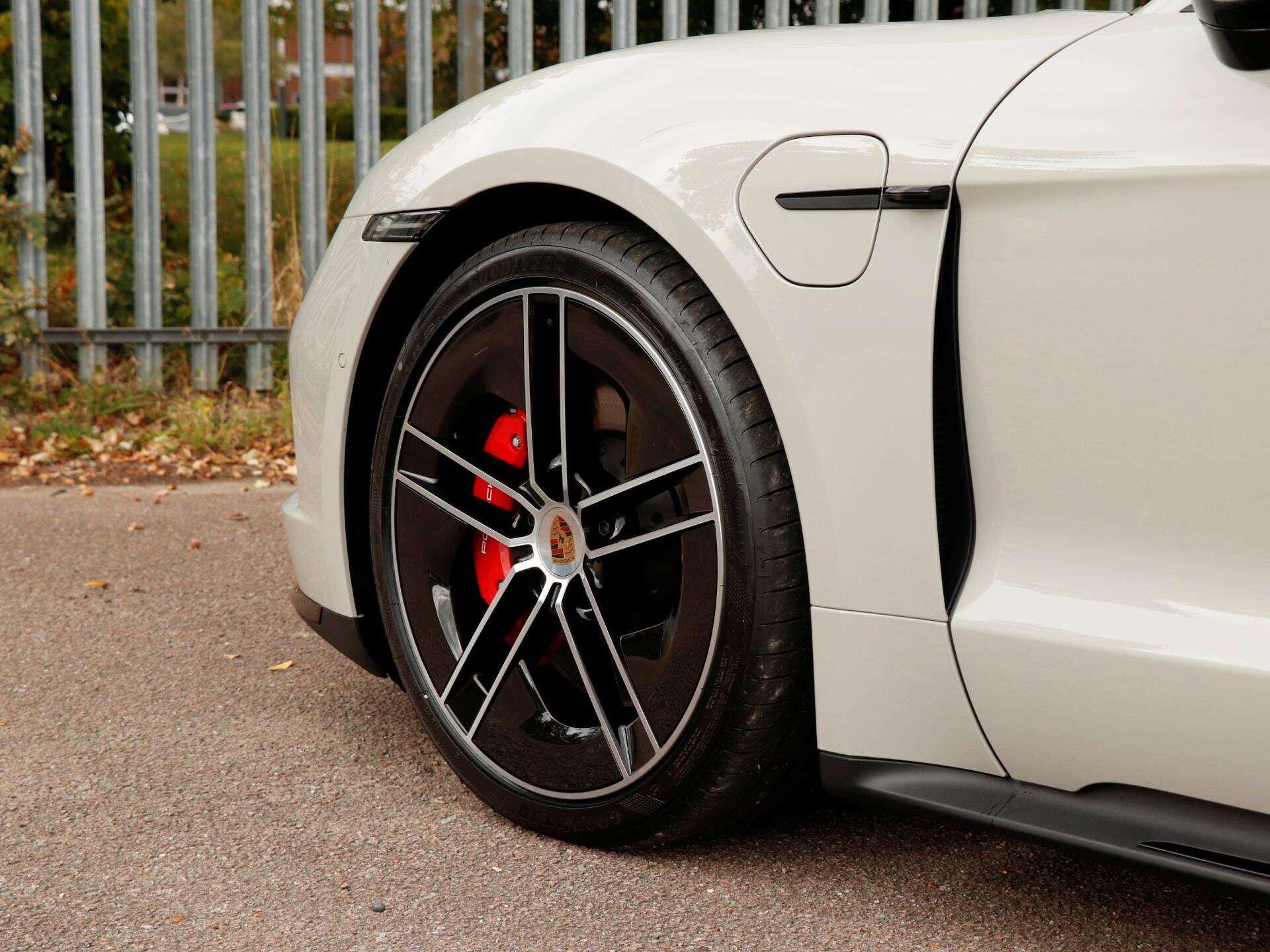 Porsche Taycan view 32