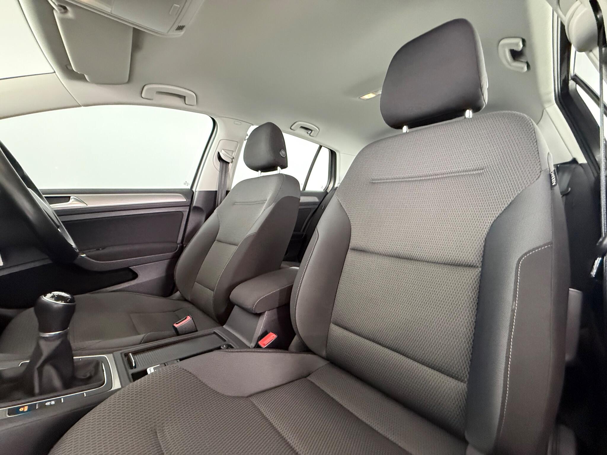 Volkswagen Golf view 27