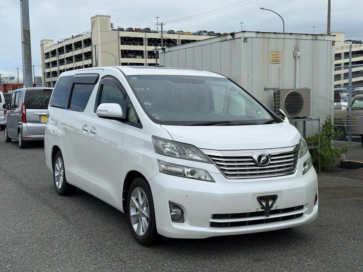 Toyota Vellfire view 3