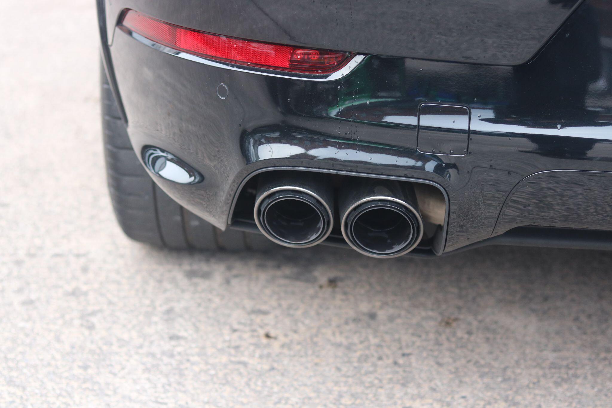 Porsche Cayenne view 13