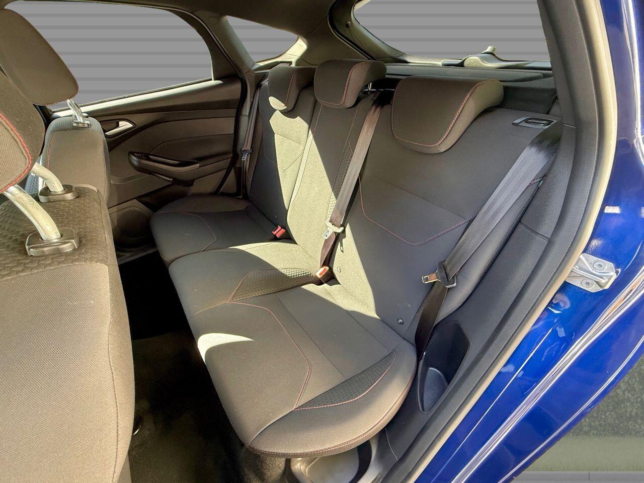 Ford Focus view 28