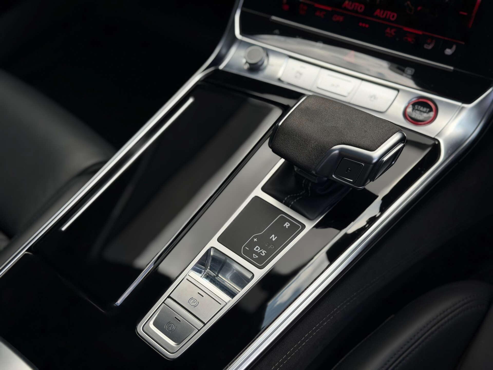 Audi RS6 Avant view 40