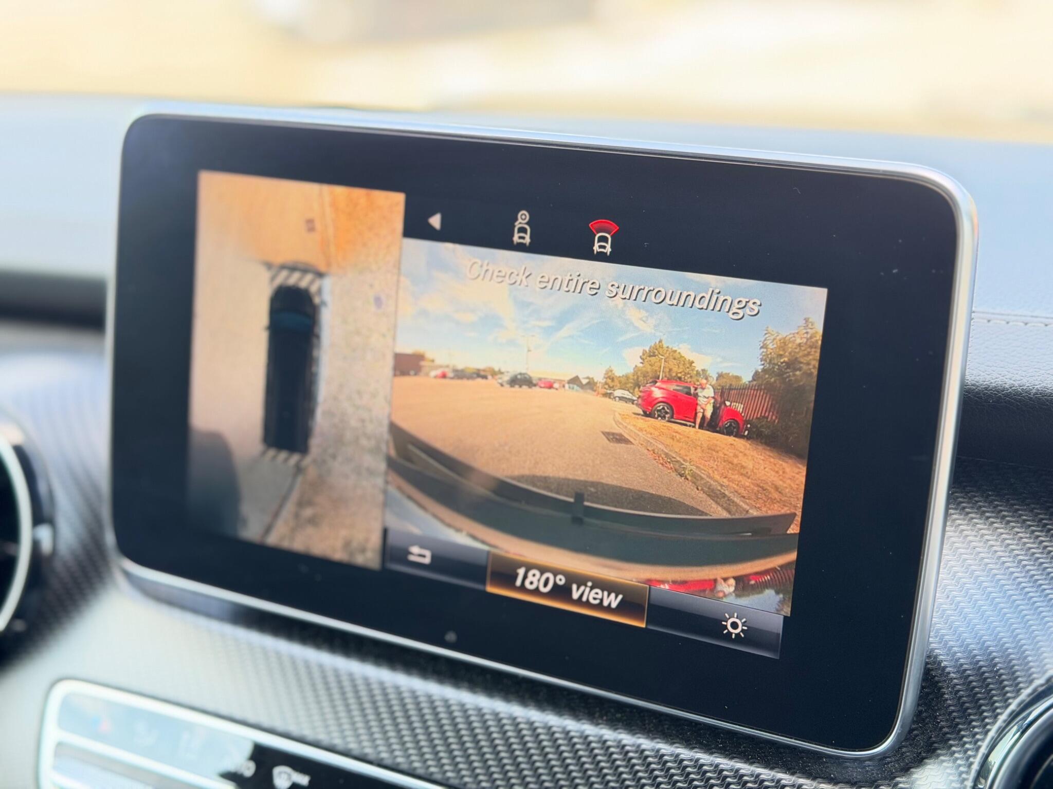Mercedes-Benz V-Class view 42