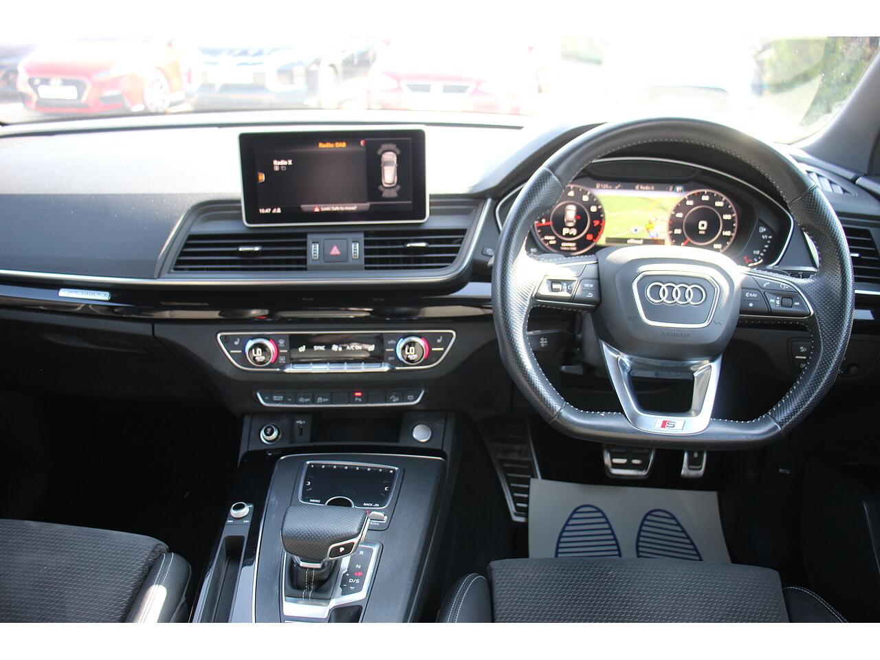 Audi Q5 view 19