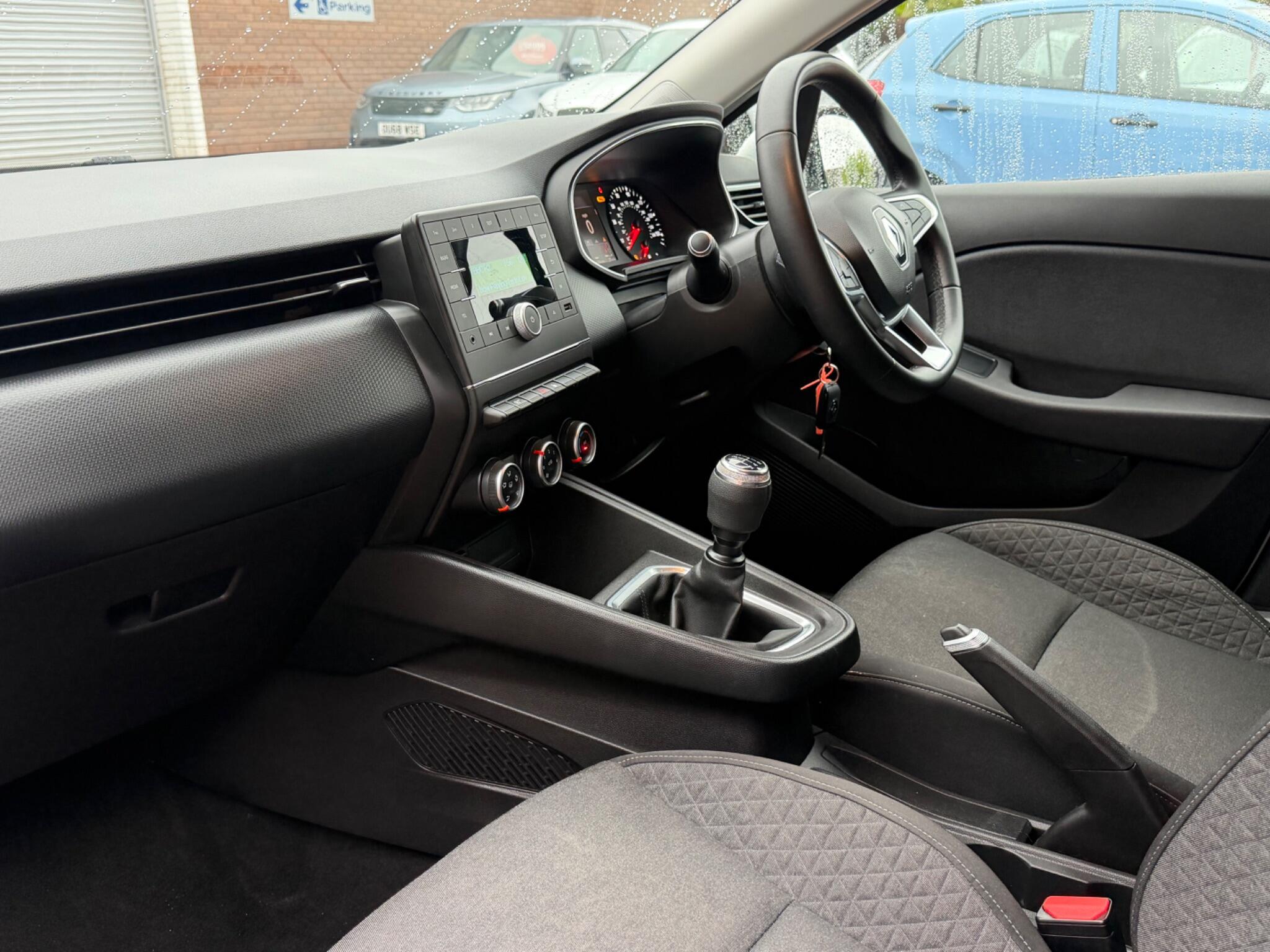 Renault Clio view 57