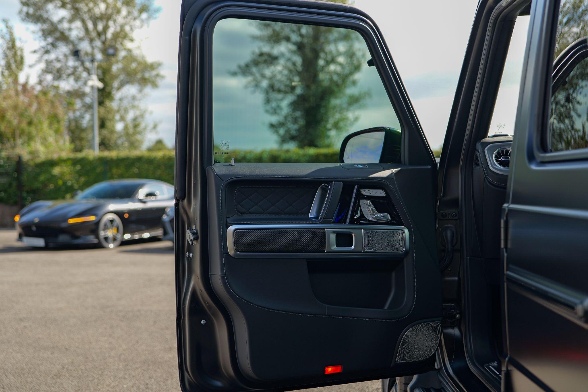Mercedes-Benz G Class view 32