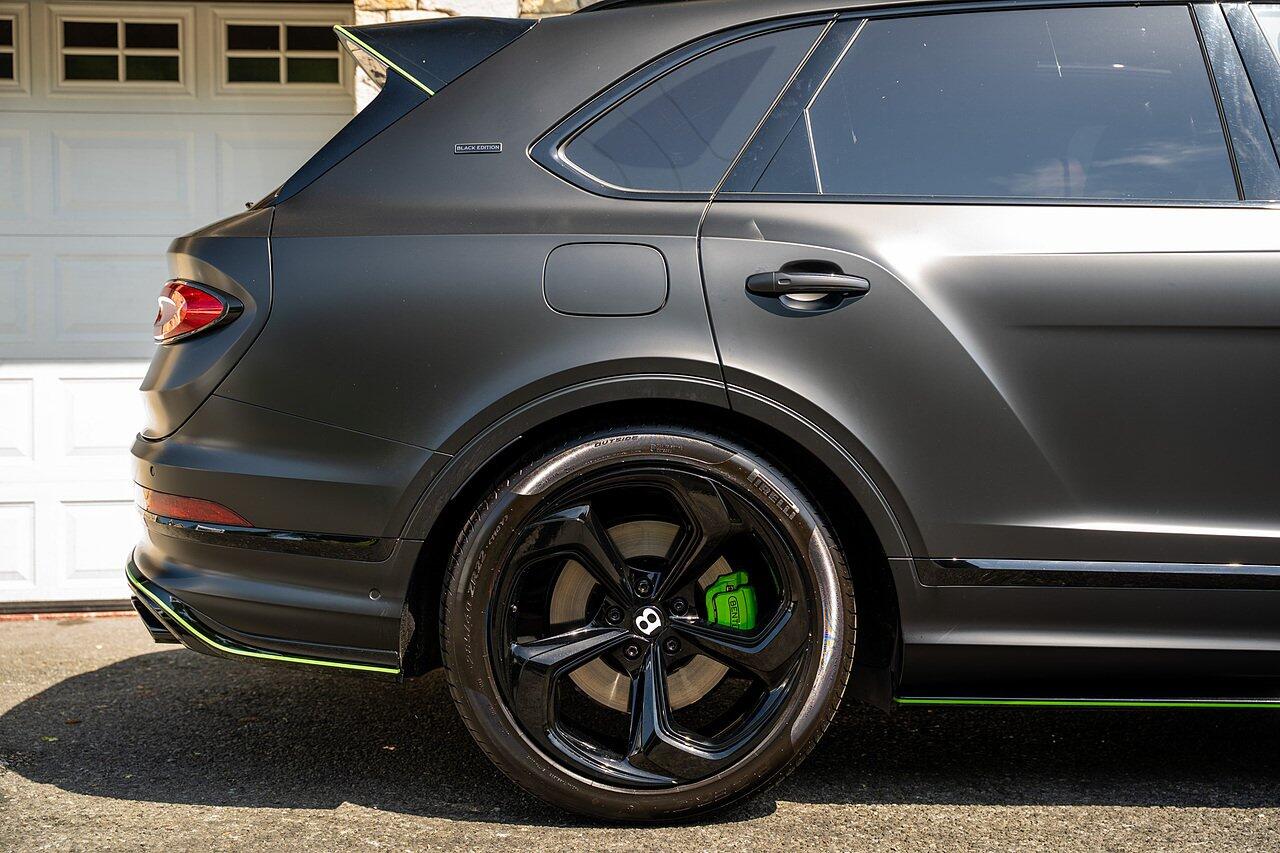 Bentley Bentayga view 5